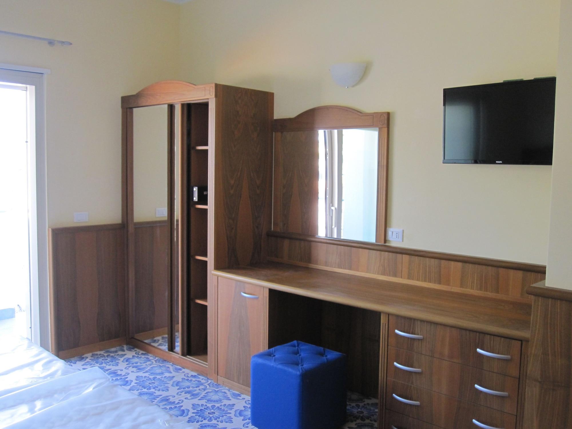 Panoramic 4*